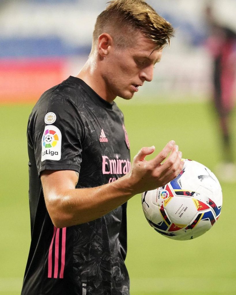 Tony Kroos contra la UEFA y la FIFA